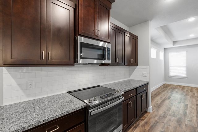 641 The Cottages Drive, Godley, TX 76044