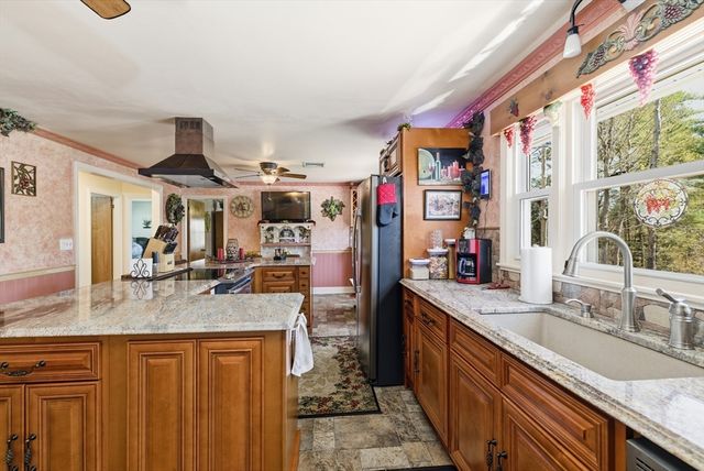 284 N Woodstock Rd, Southbridge, MA 01550