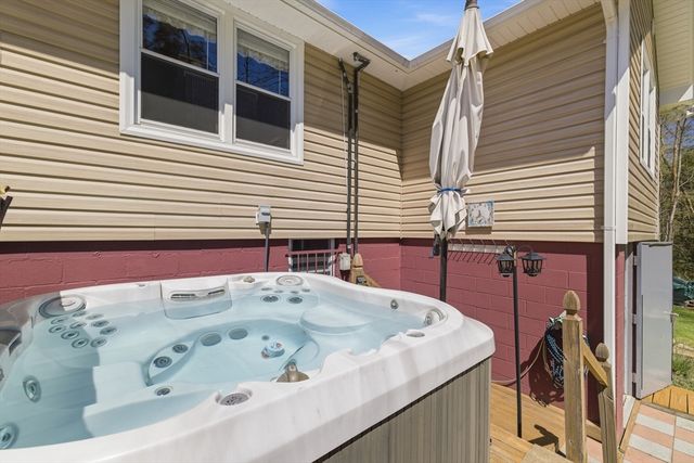 284 N Woodstock Rd, Southbridge, MA 01550