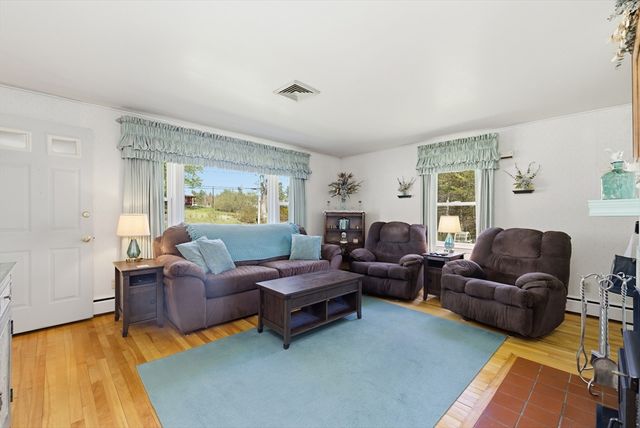 284 N Woodstock Rd, Southbridge, MA 01550