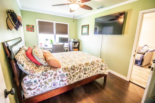862 Lakeview Drive, Jefferson, TX 75657