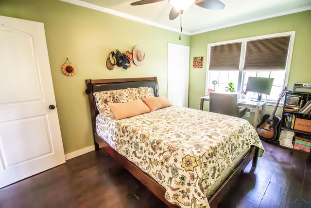 862 Lakeview Drive, Jefferson, TX 75657