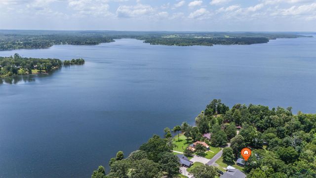 862 Lakeview Drive, Jefferson, TX 75657