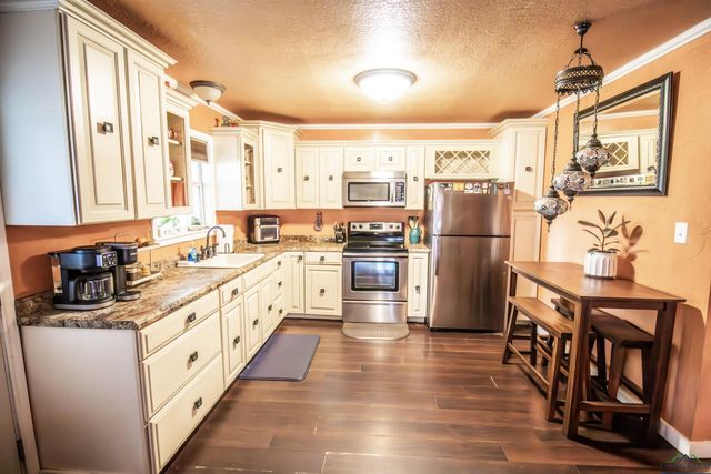 862 Lakeview Drive, Jefferson, TX 75657