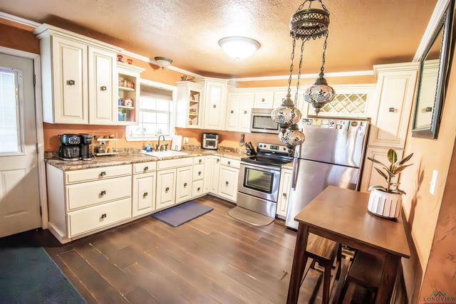 862 Lakeview Drive, Jefferson, TX 75657