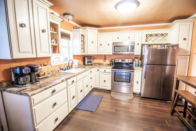 862 Lakeview Drive, Jefferson, TX 75657