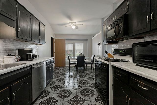5733 Woodgate Drive, Matteson, IL 60443
