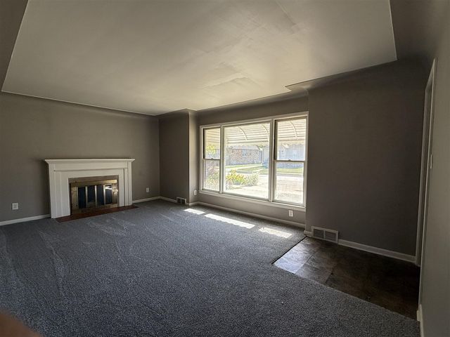 15305 Evergreen Avenue, Eastpointe, MI 48021