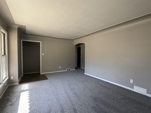 15305 Evergreen Avenue, Eastpointe, MI 48021