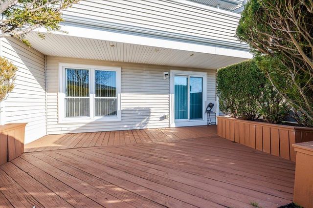 100 Baker Court 64, Island Park, NY 11558