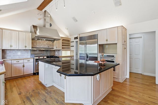 13500 Six Points Road, Carmel, IN 46032