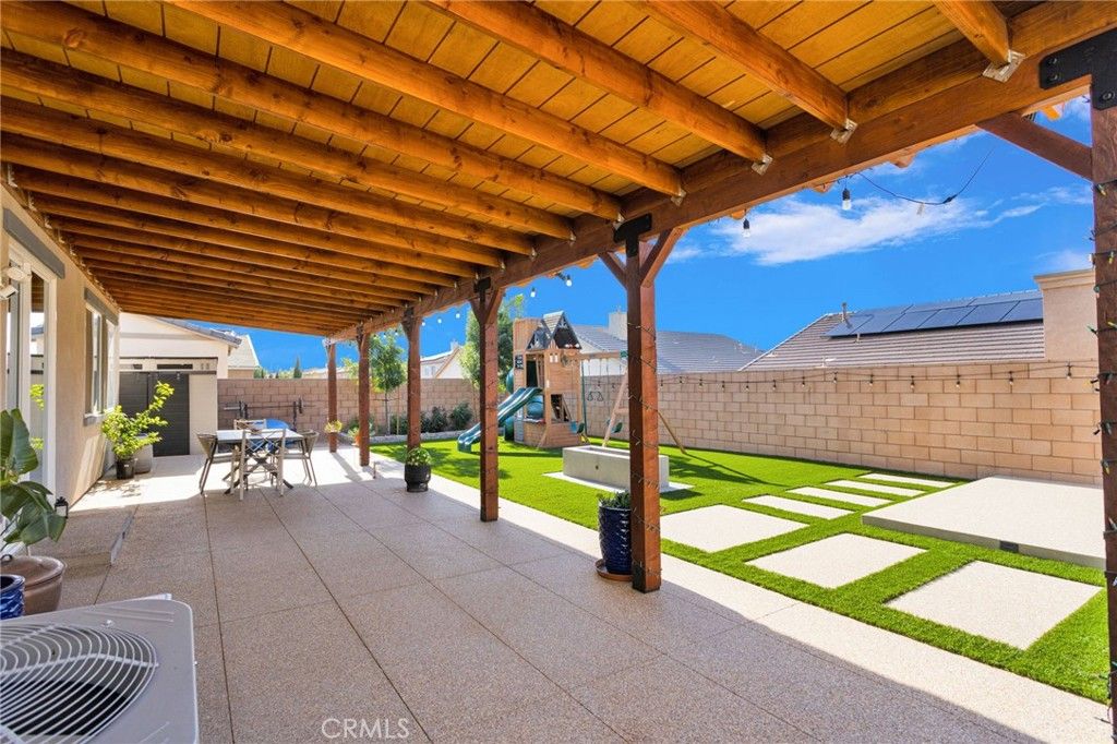 Image 32 of property listing at 12644 Ojo Caliente, Victorville, CA 92392