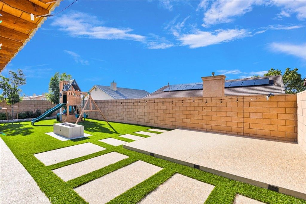 Image 33 of property listing at 12644 Ojo Caliente, Victorville, CA 92392