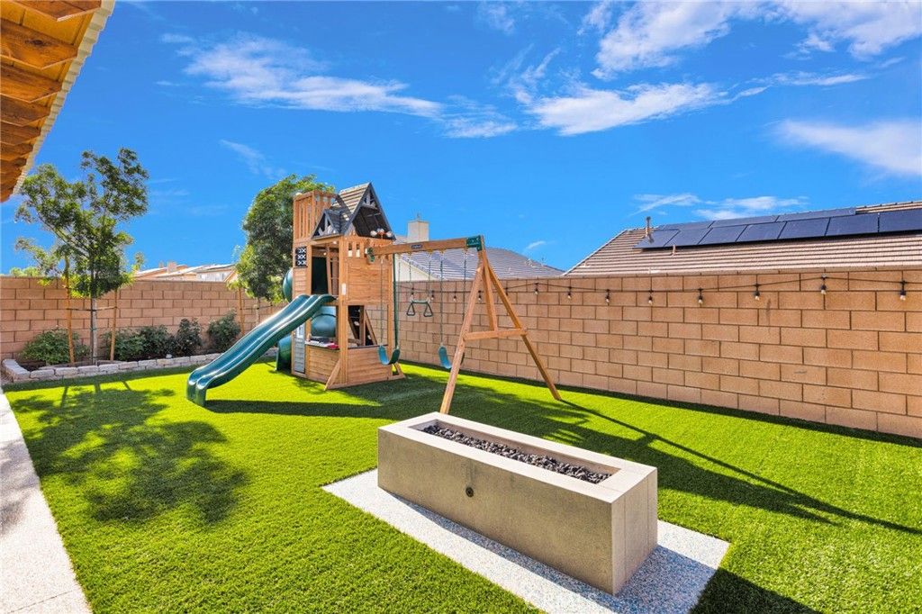 Image 35 of property listing at 12644 Ojo Caliente, Victorville, CA 92392