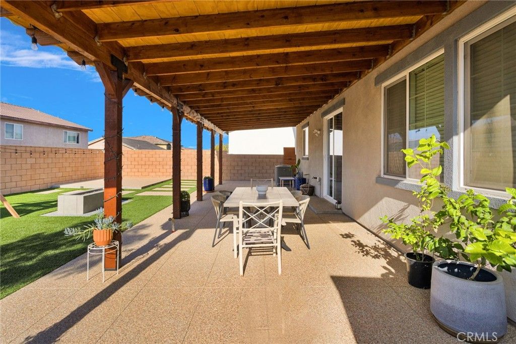 Image 38 of property listing at 12644 Ojo Caliente, Victorville, CA 92392