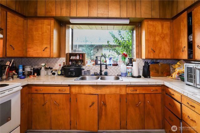 807 Maple Street, Hoquiam, WA 98550