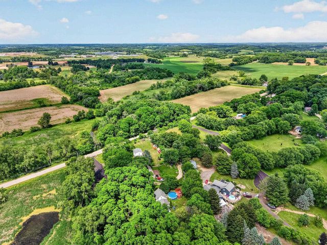 3288 Sig Court, Mcfarland, WI 53558