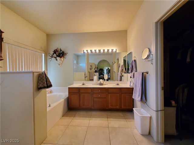 1117 Golf Club Drive, Laughlin, NV 89029