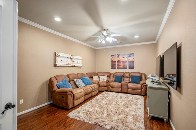 134 Manor Lake Estates Drive, Spring, TX 77379