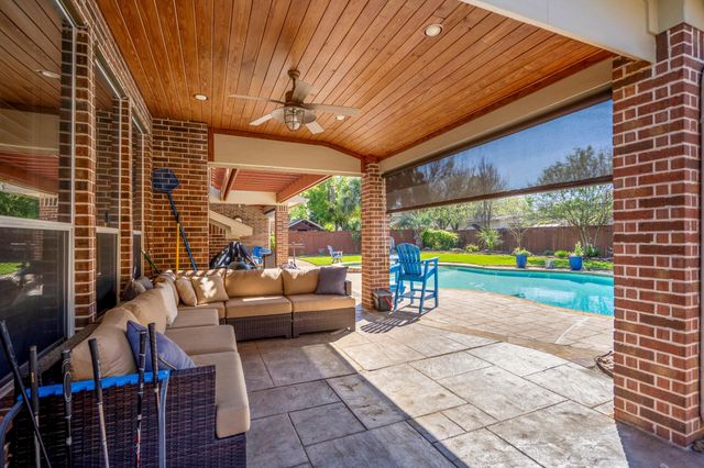 134 Manor Lake Estates Drive, Spring, TX 77379