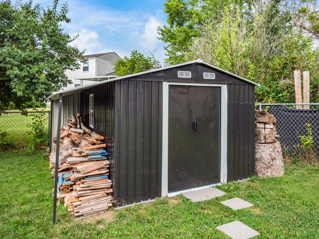 2307 Topaz Drive, Grove City, OH 43123