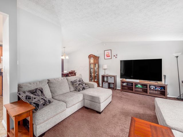 2307 Topaz Drive, Grove City, OH 43123