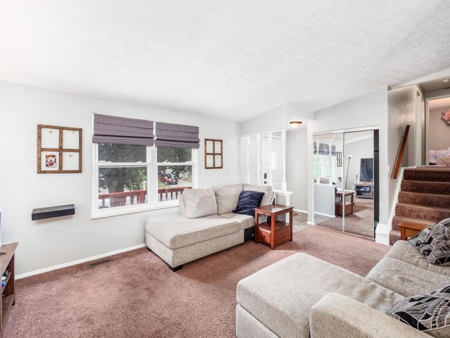 2307 Topaz Drive, Grove City, OH 43123