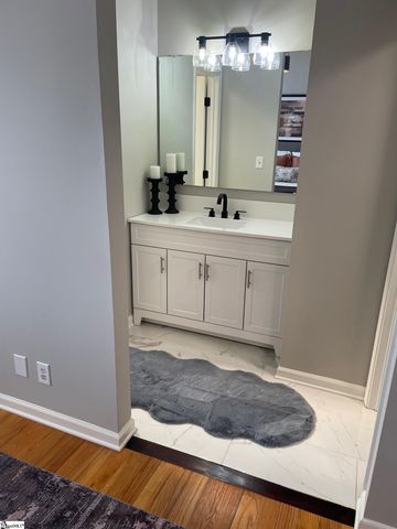 11 Forest Lake Drive, Simpsonville, SC 29681