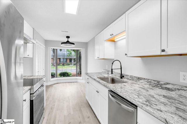 11 Forest Lake Drive, Simpsonville, SC 29681