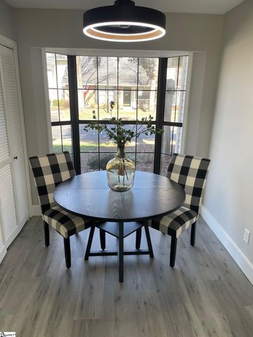 11 Forest Lake Drive, Simpsonville, SC 29681