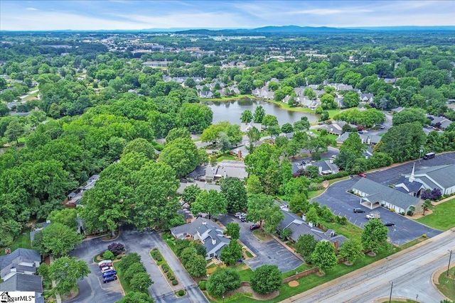 11 Forest Lake Drive, Simpsonville, SC 29681