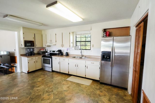 12708 NW Pea Ridge Road, Bristol, FL 32321