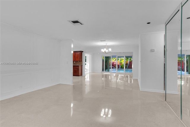 617 NE 2nd Place, Dania Beach, FL 33004