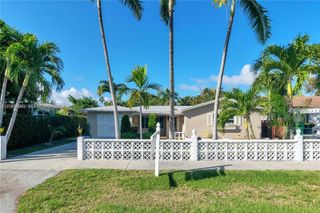 617 NE 2nd Place, Dania Beach, FL 33004
