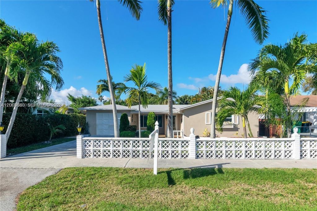 617 NE 2nd Place, Dania Beach, FL 33004