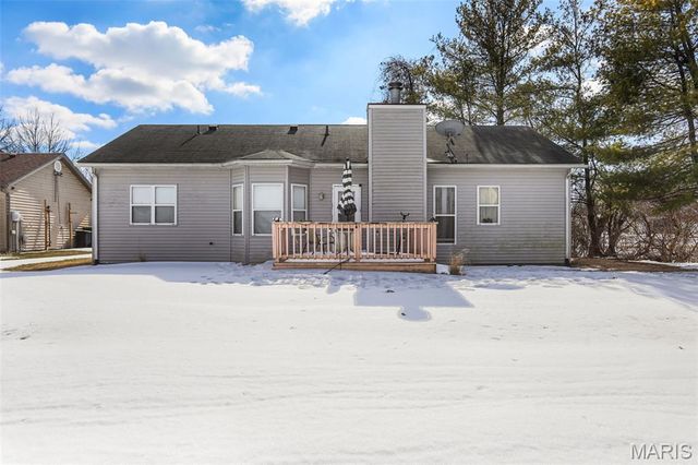753 Forest Green Drive, O'fallon, IL 62269