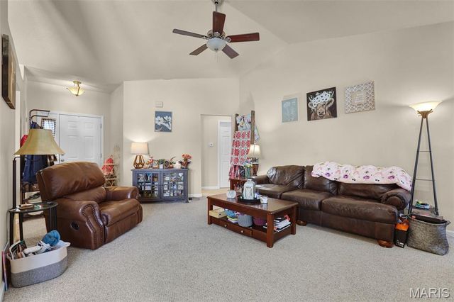 753 Forest Green Drive, O'fallon, IL 62269