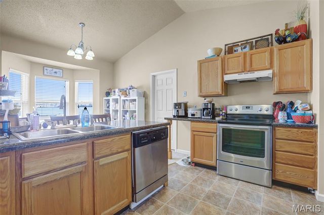 753 Forest Green Drive, O'fallon, IL 62269