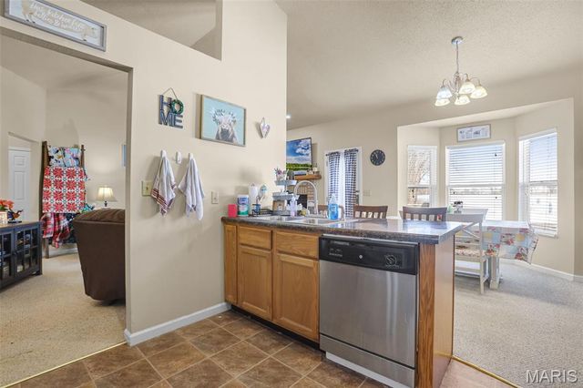 753 Forest Green Drive, O'fallon, IL 62269