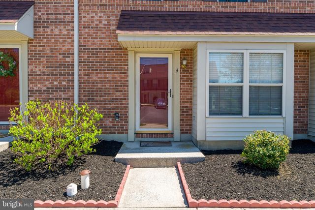 4 ACORN BLVD, Lancaster, PA 17602