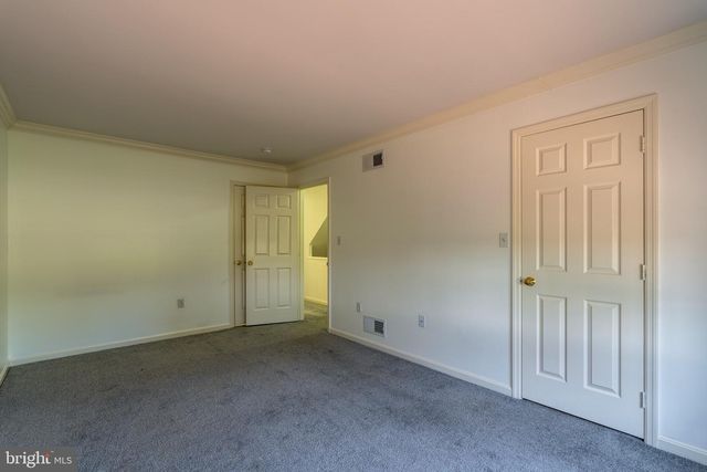 4 ACORN BLVD, Lancaster, PA 17602