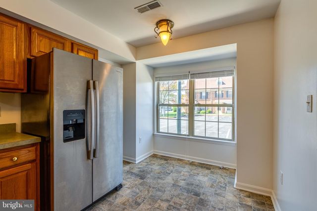 4 ACORN BLVD, Lancaster, PA 17602