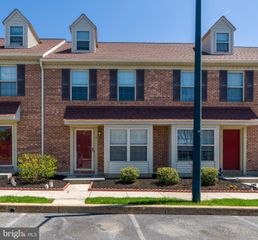 4 ACORN BLVD, Lancaster, PA 17602