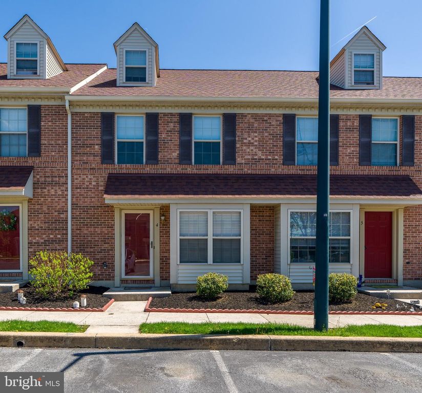 4 ACORN BLVD, Lancaster, PA 17602