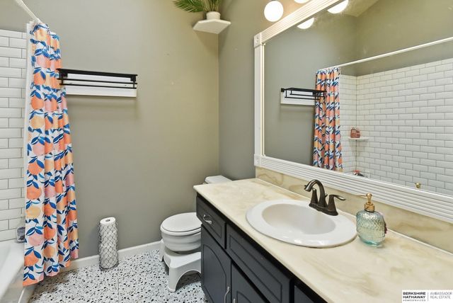 1212 Cedarwoods Drive, Papillion, NE 68046