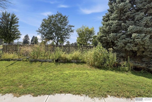 1212 Cedarwoods Drive, Papillion, NE 68046