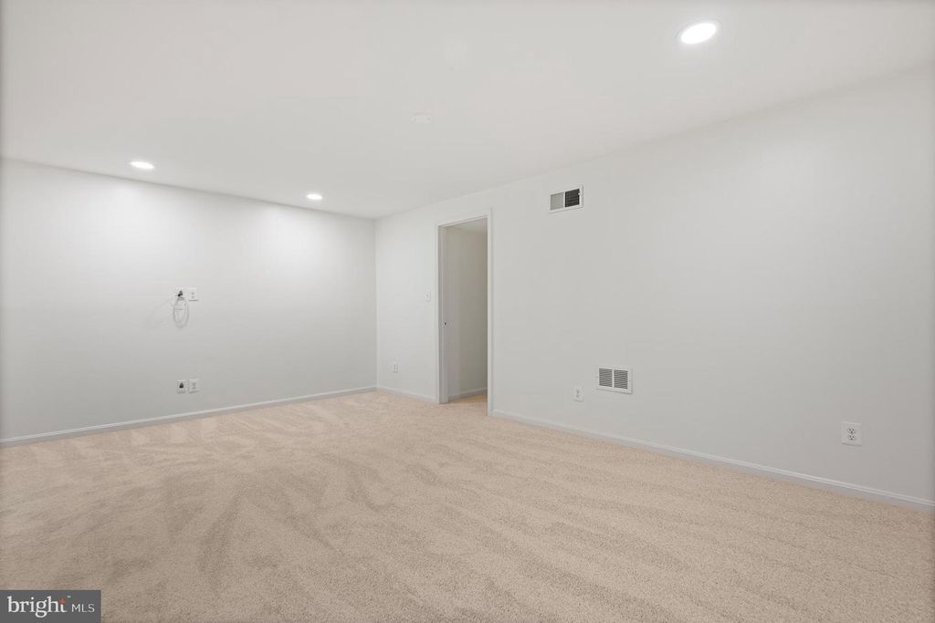 10026 MAPLE LEAF DR, Montgomery Village, MD 20886