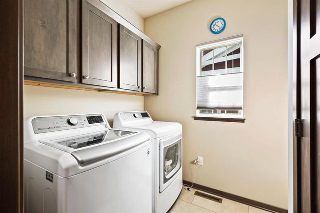 661 Burnt Sienna Drive, Middleton, WI 53562