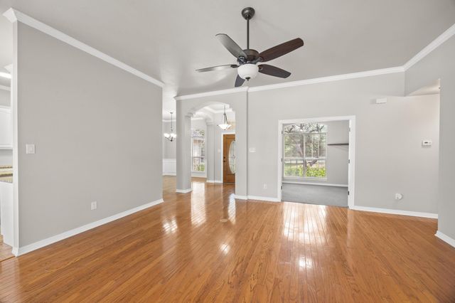 125 Ridgewood CV, Georgetown, TX 78633