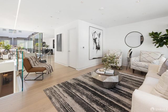 689 Minna Street, San Francisco, CA 94103